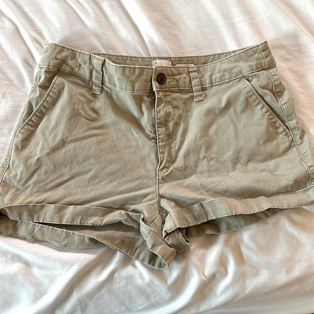 khaki shorts